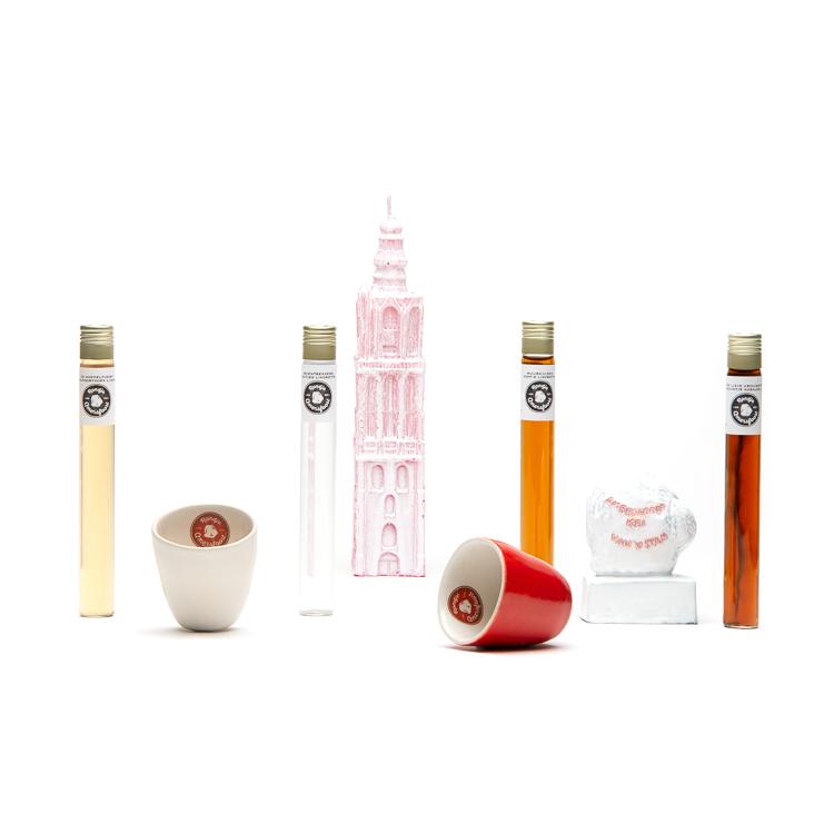 Rondje Amersfoort miniaturen set losse likorettes met glaasjes Ontdek de smaak van Amersfoort Keientrekkers Muurhuizen Koppelpoort Onze Lieve Vrouwentoren