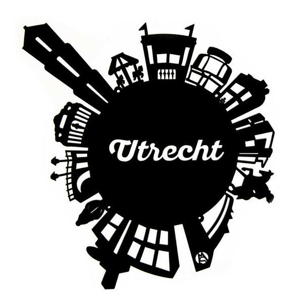 Utrecht skyline rond in hout of acryl in de kleur zwart