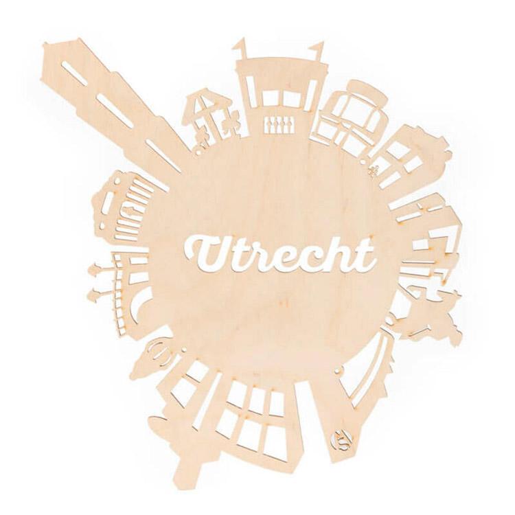 Utrecht skyline rond in hout of triplex in de kleur hout