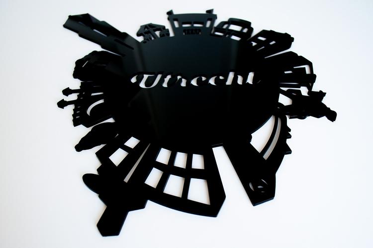 Utrecht skyline rond zwart zijaanzicht